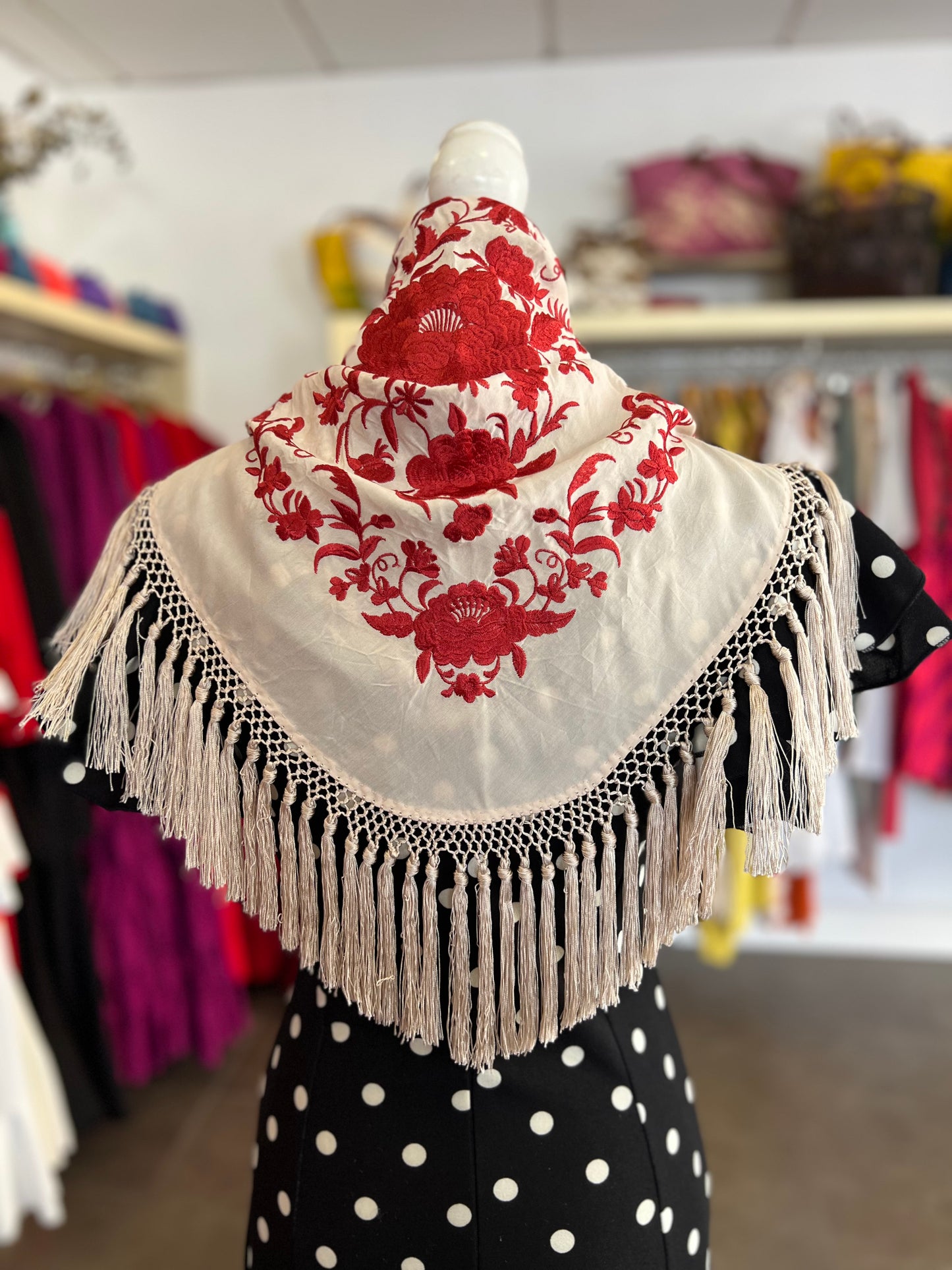 Mantón Cantillana Beige y Coral