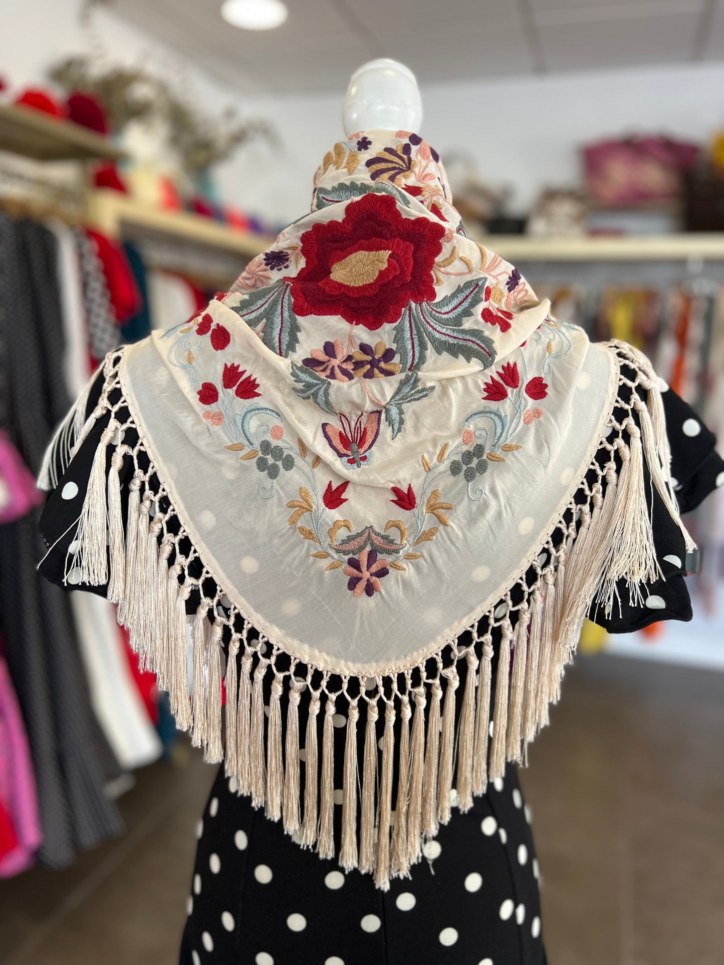 Mantón Cantillana Beige, Rojo y Gris