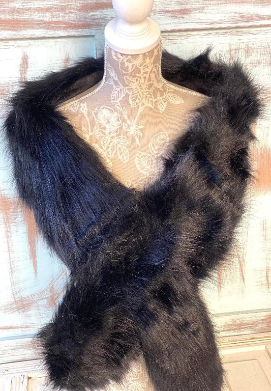 Estola Pelo Sintético Negro Para Moda Y Estilo Elegante