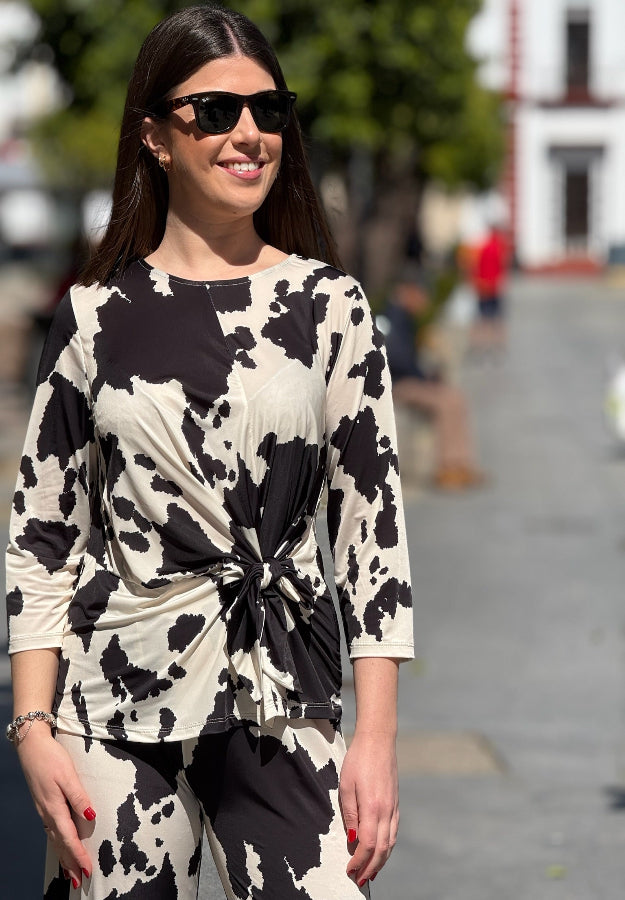 Conjunto blusa y pantalón Estampado Negro