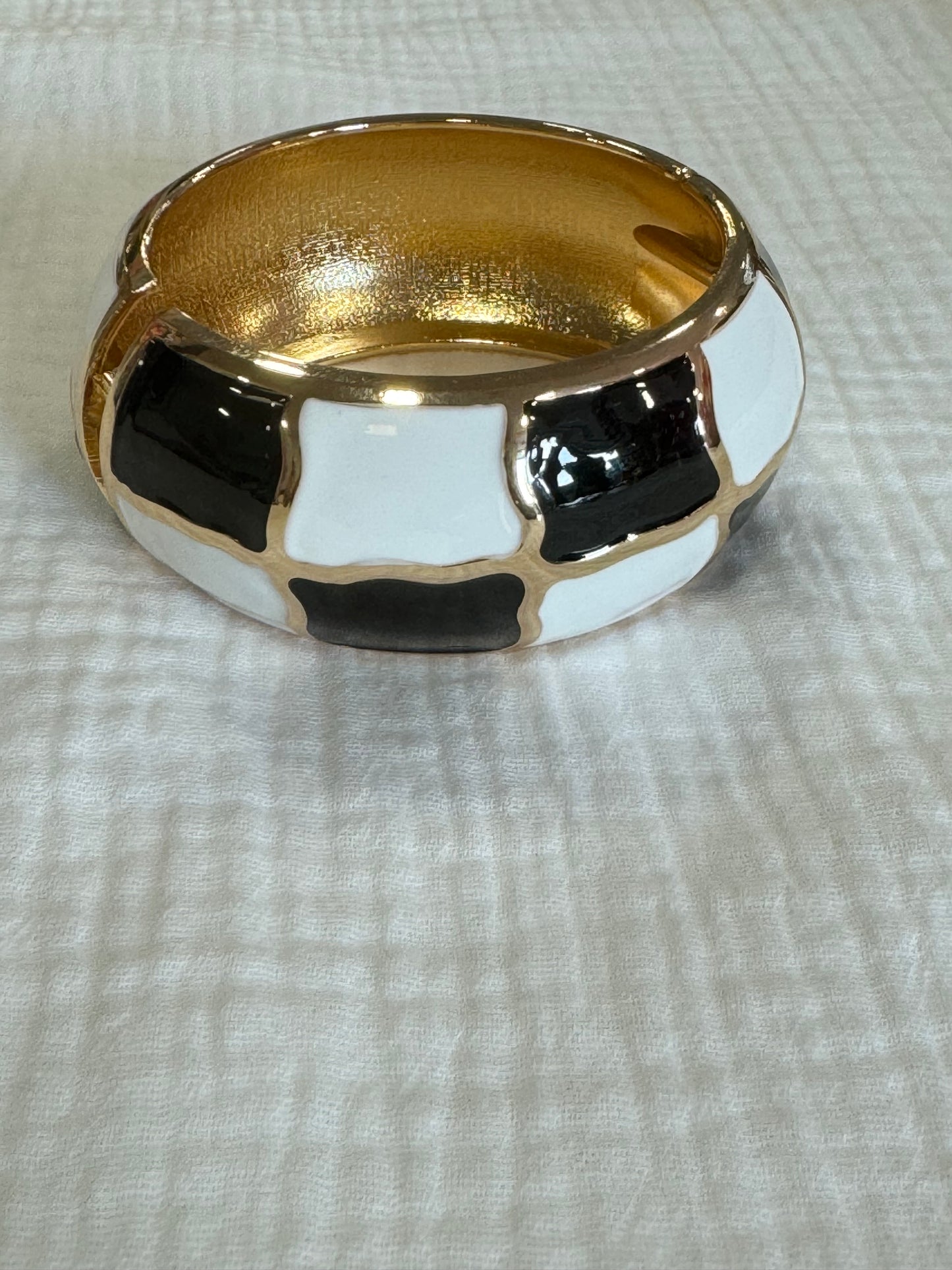 Brazalete Ajedrez Bicolor Dorado Blanco Y Negro Elegante