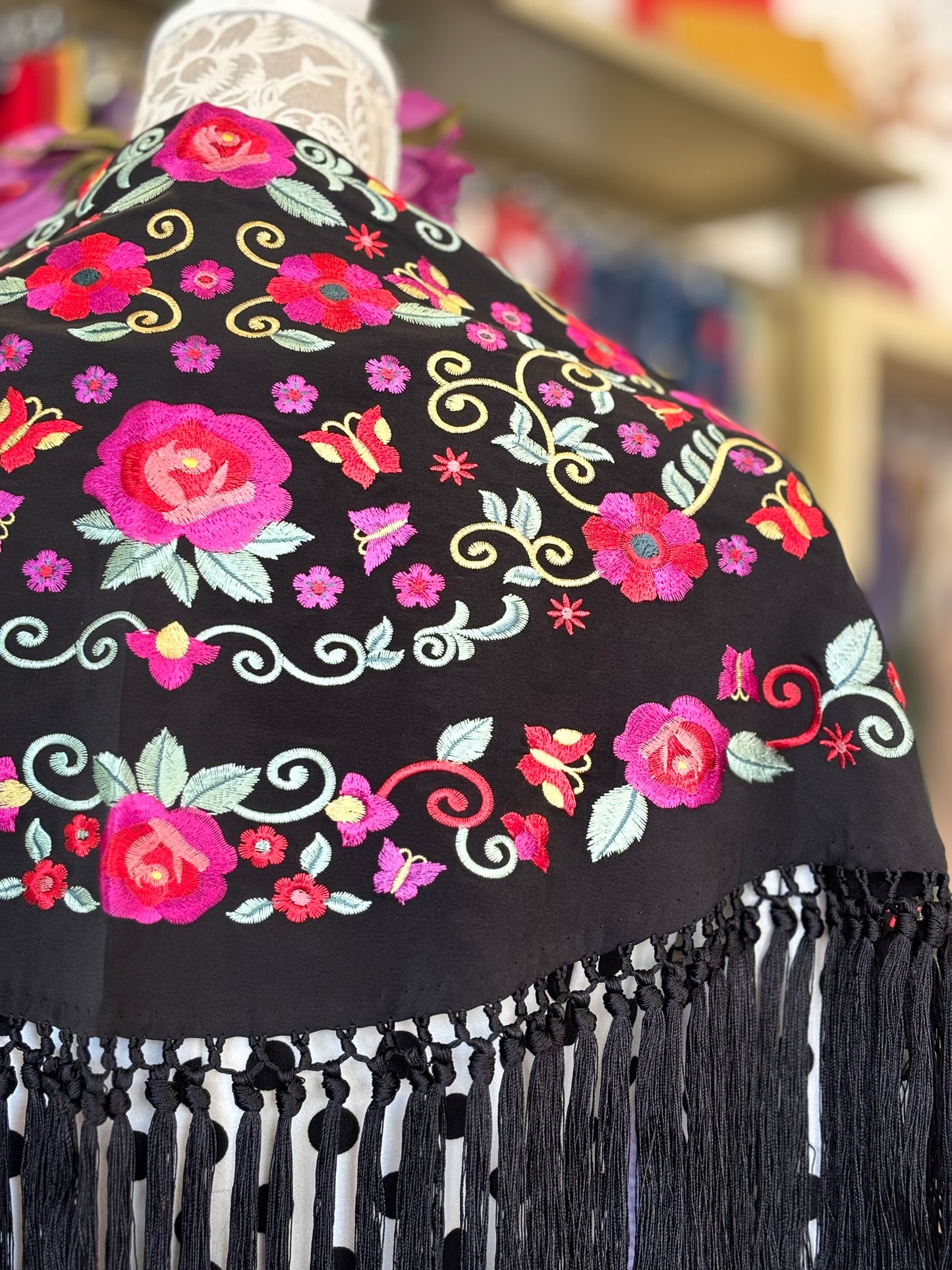 Mantón María mediano negro