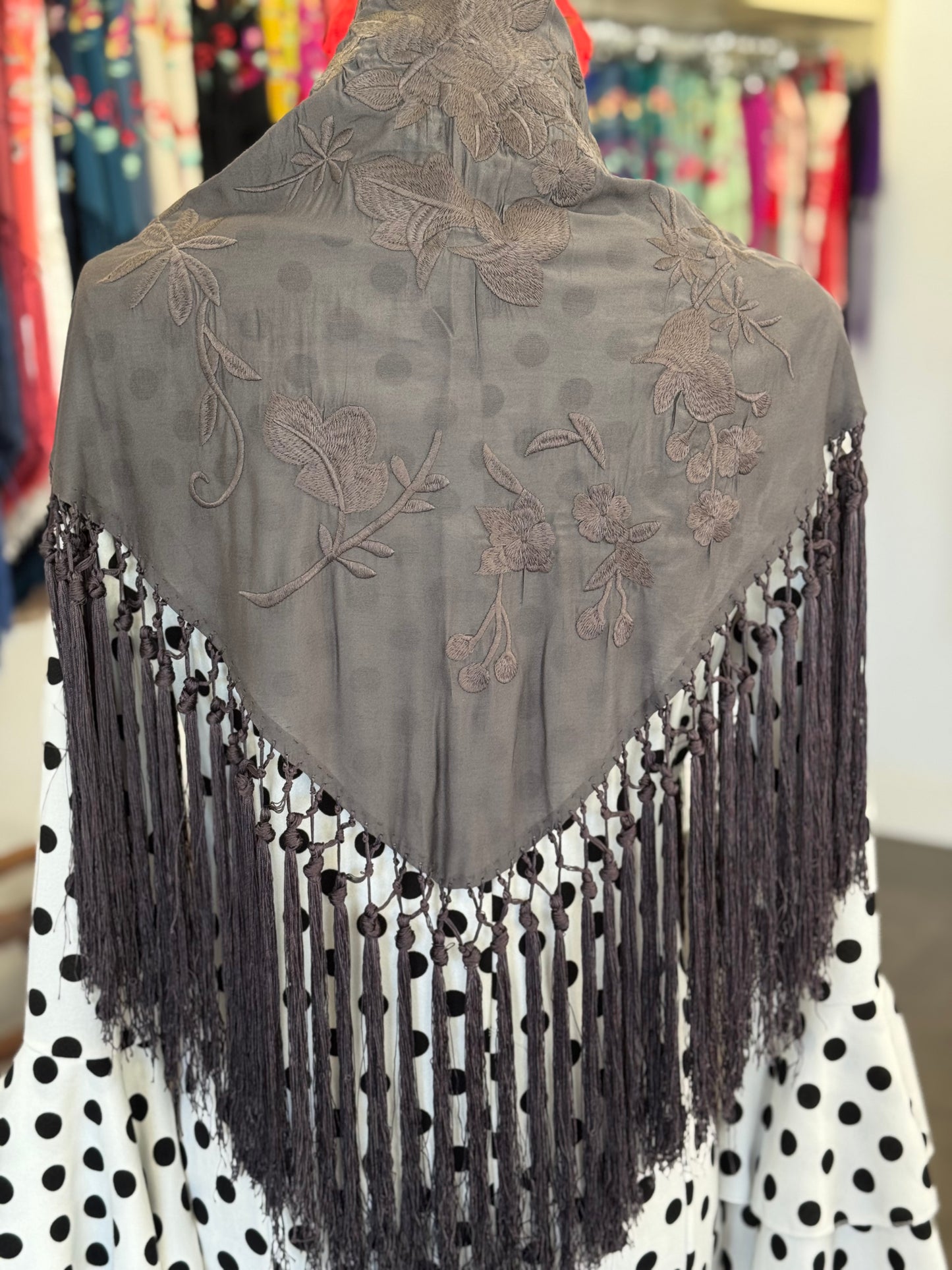 Mantón Lola Marrón