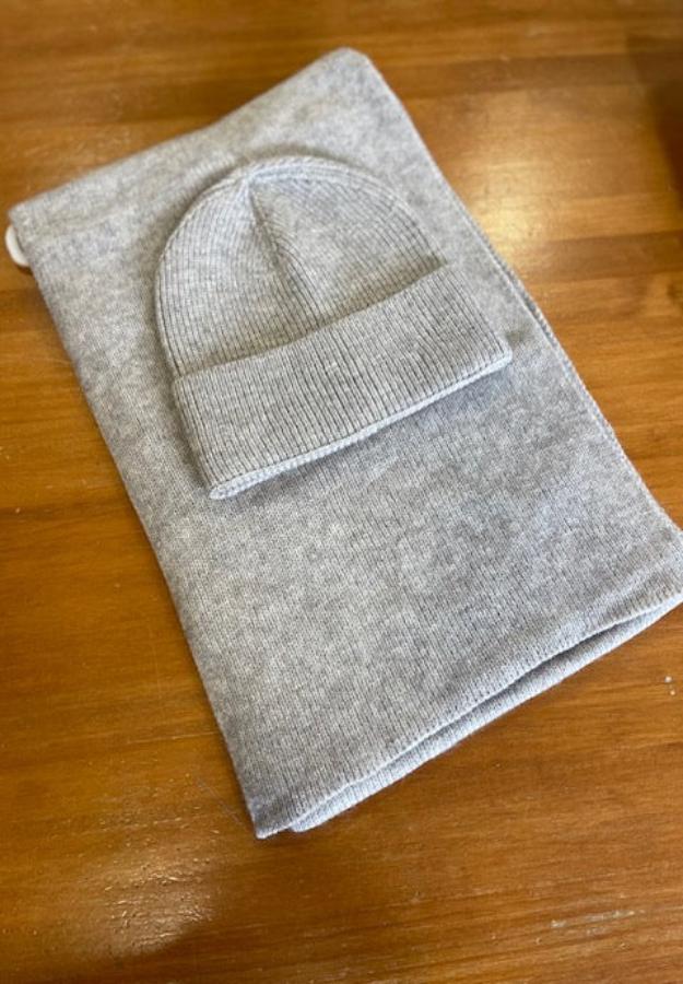 Conjunto Bufanda Y Gorro Gris