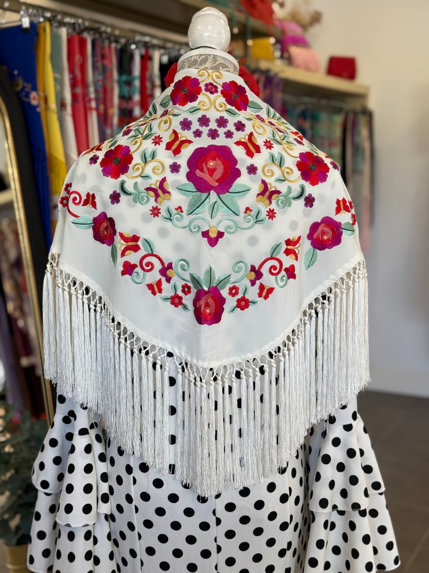 Mantón Jimena blanco roto