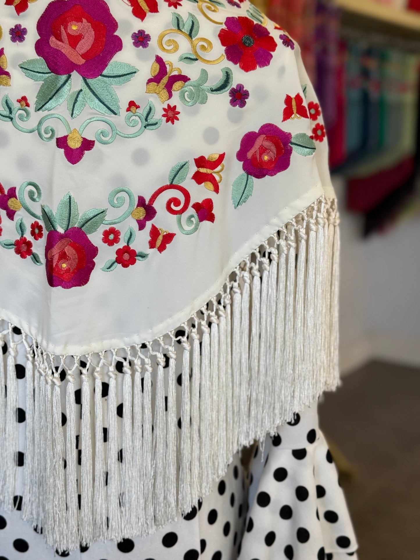 Mantón Jimena blanco roto