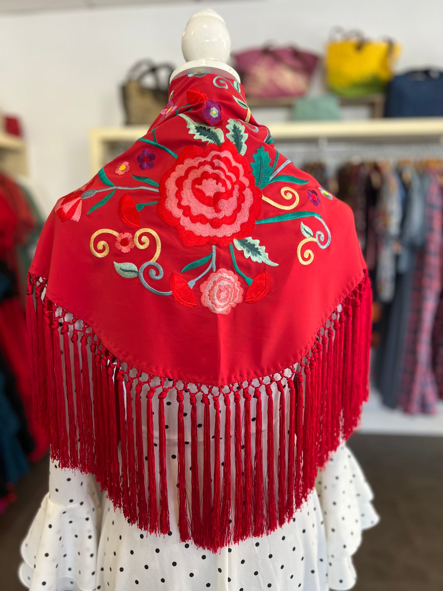 Mantón Mariana Grande Rojo