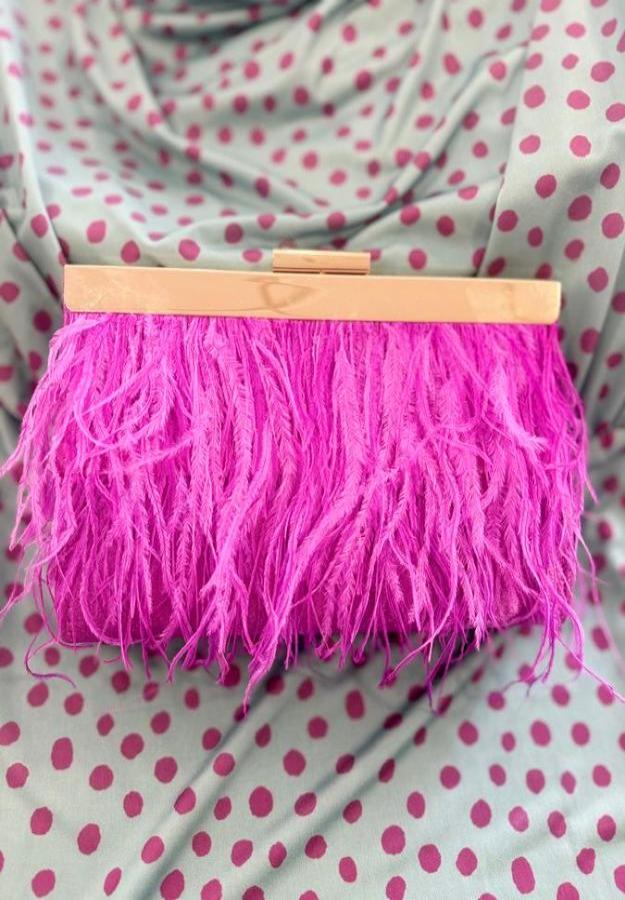Cartera Plumas Buganvilla Con Cadena Y Cierre Dorado
