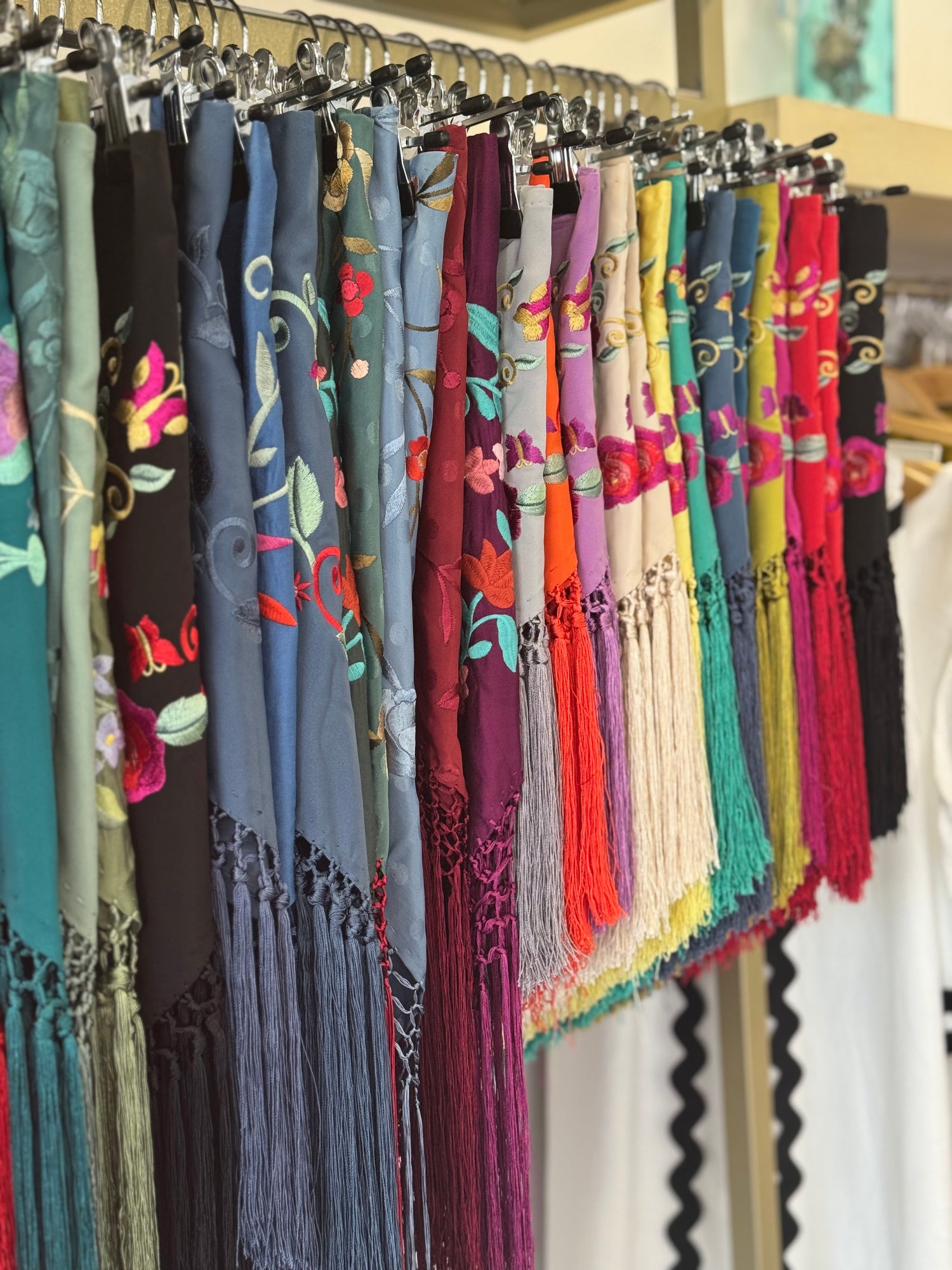 Mantoncillos Bordados