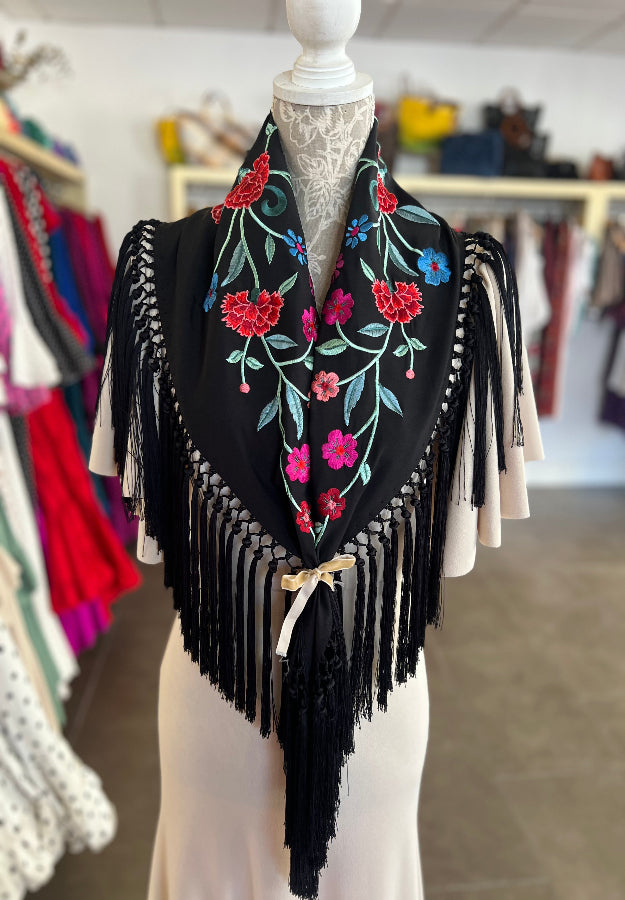 Mantón Clavel Negro