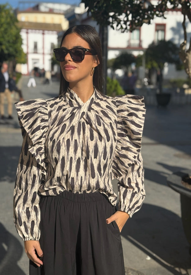 Blusa Victoria Beige y Negra