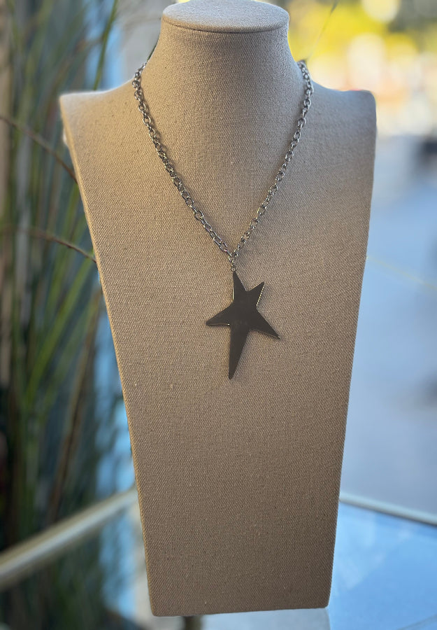 Cadena estrella plateada