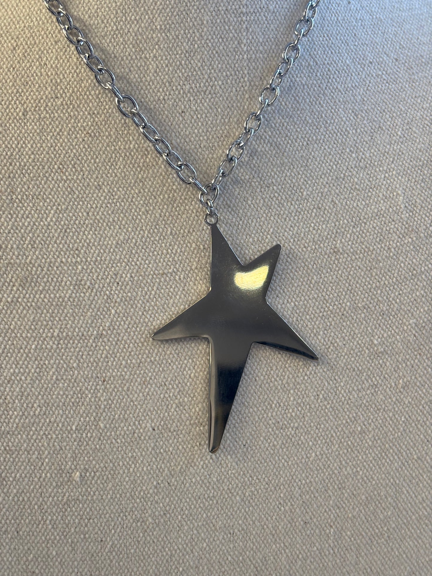 Cadena estrella plateada