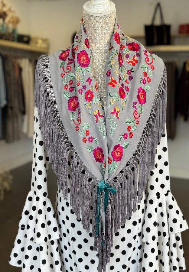 Mantón María mediano gris
