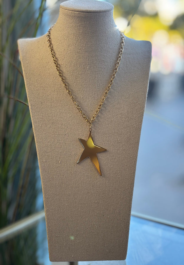 Cadena estrella dorada