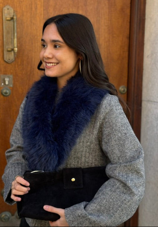 Cuello de Pelo Azul