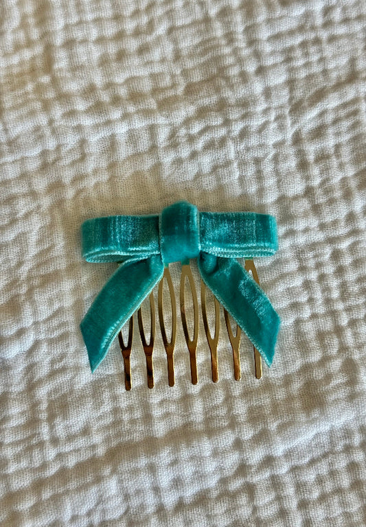 Peinecillo lazo terciopelo verde agua