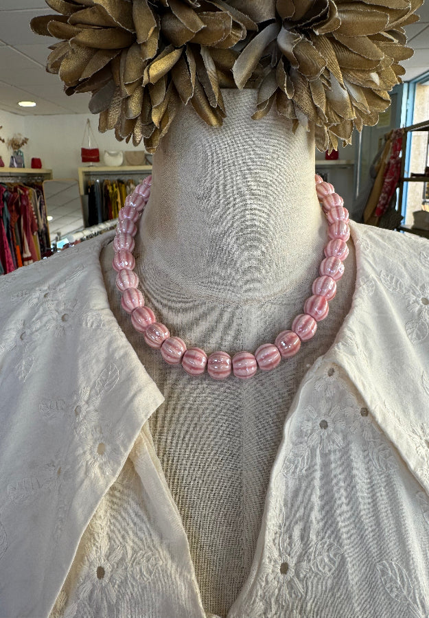 collar bolas rosa