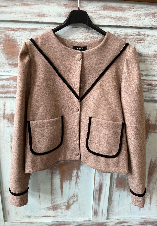 Chaqueta Beige Abotonada
