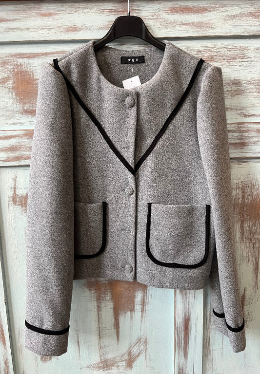 Chaqueta Gris Abotonada