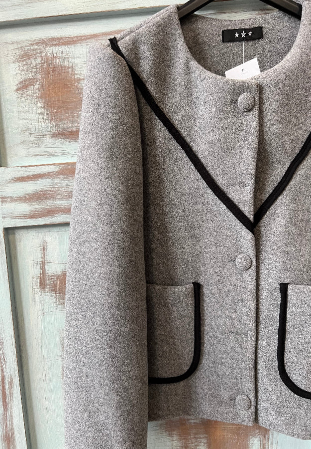 Chaqueta Gris Abotonada