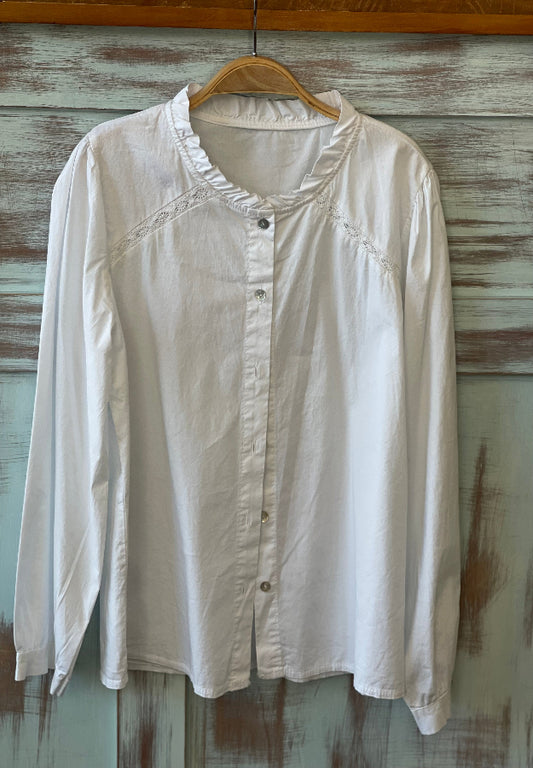 Camisa Blanca Detalles