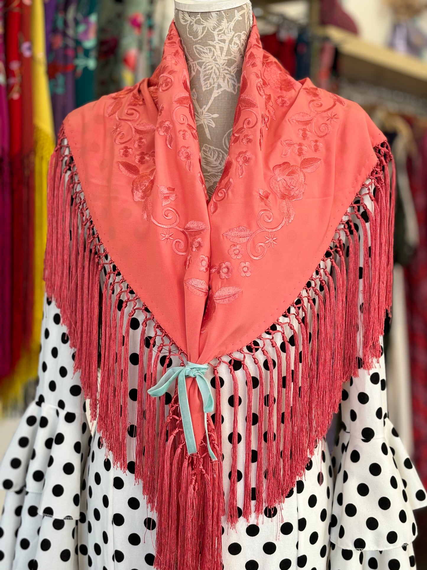 Mantón Rocío coral