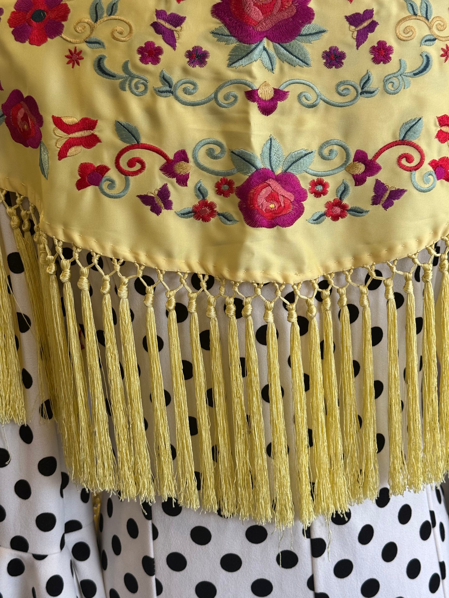 Manton Maria amarillo