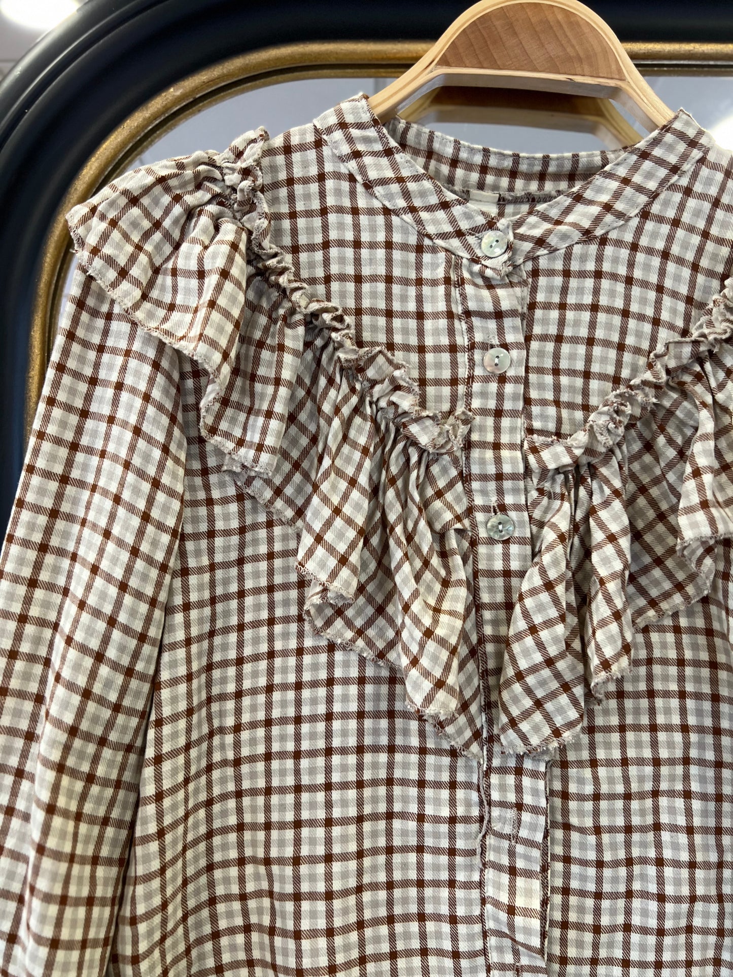 Camisa Gala Beige y Marrón