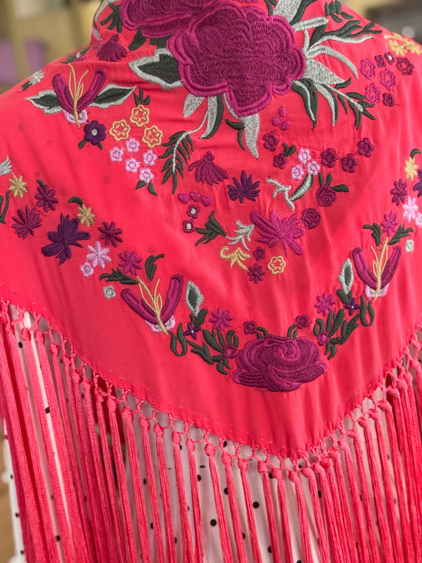Mantón Triana coral rojizo