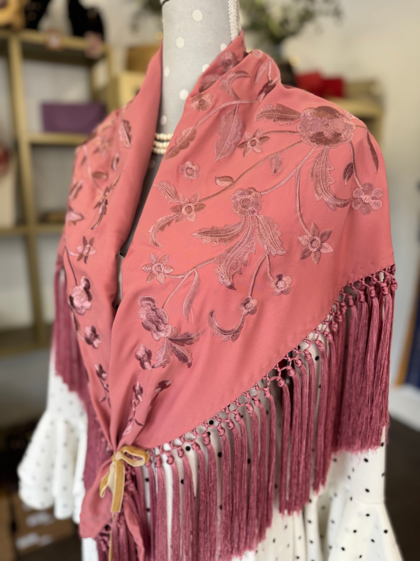 Mantón Ángela Rosa Maquillaje