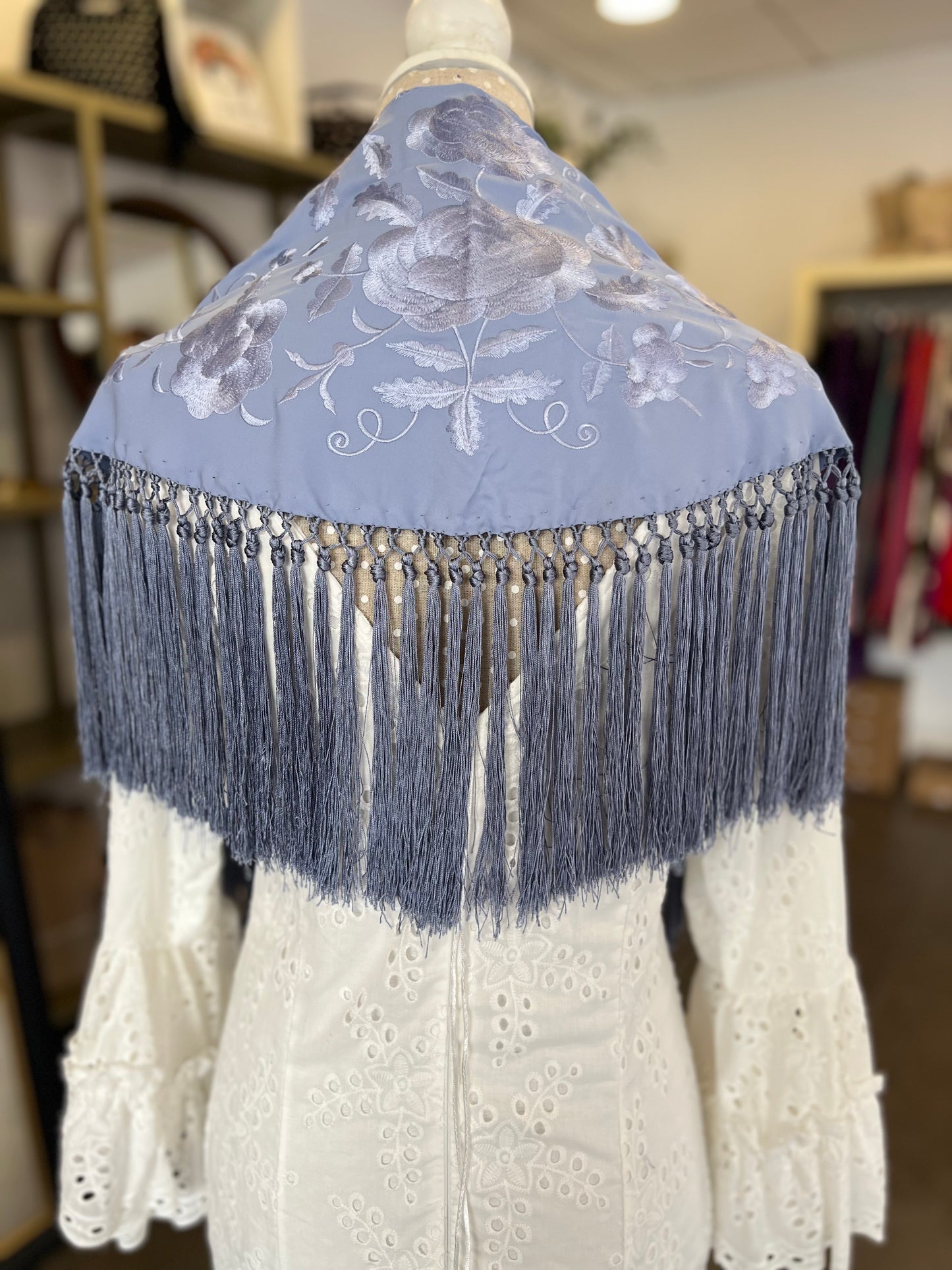Mantón María al tono celeste