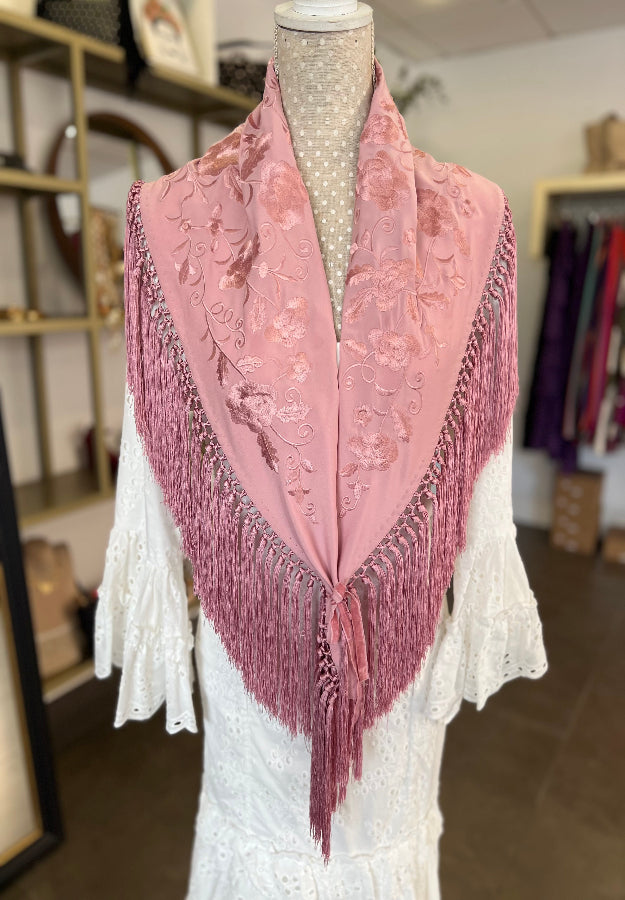 Mantón María al tono rosa bebé