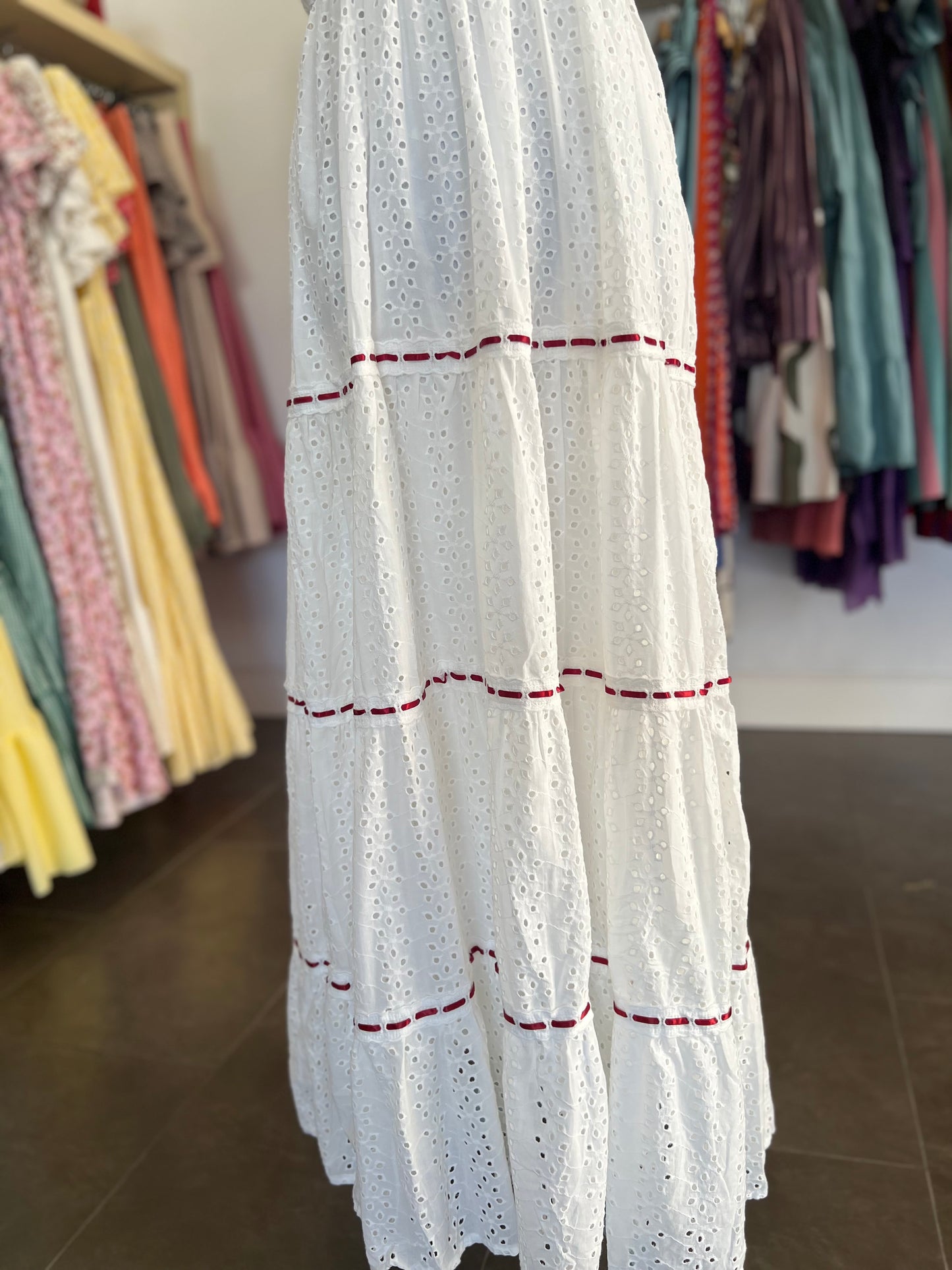 Bata Perforada Blanca