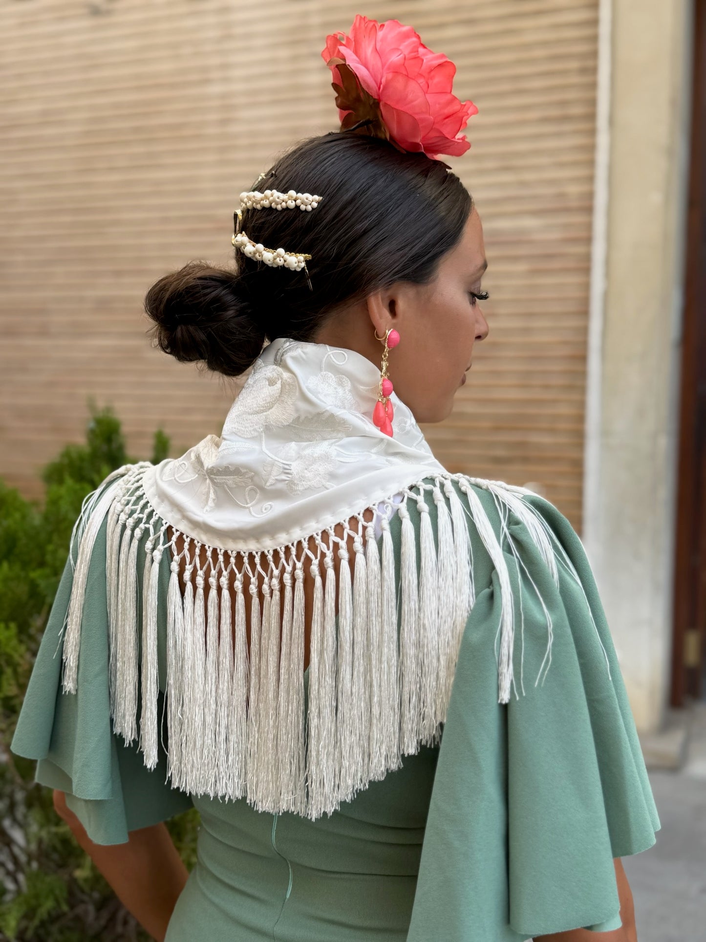 Mantón María al tono blanco roto
