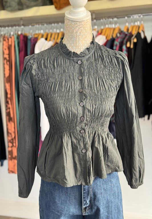 Camisa fruncida gris