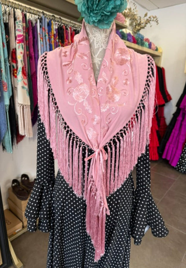 Mantón María al tono rosa bebé