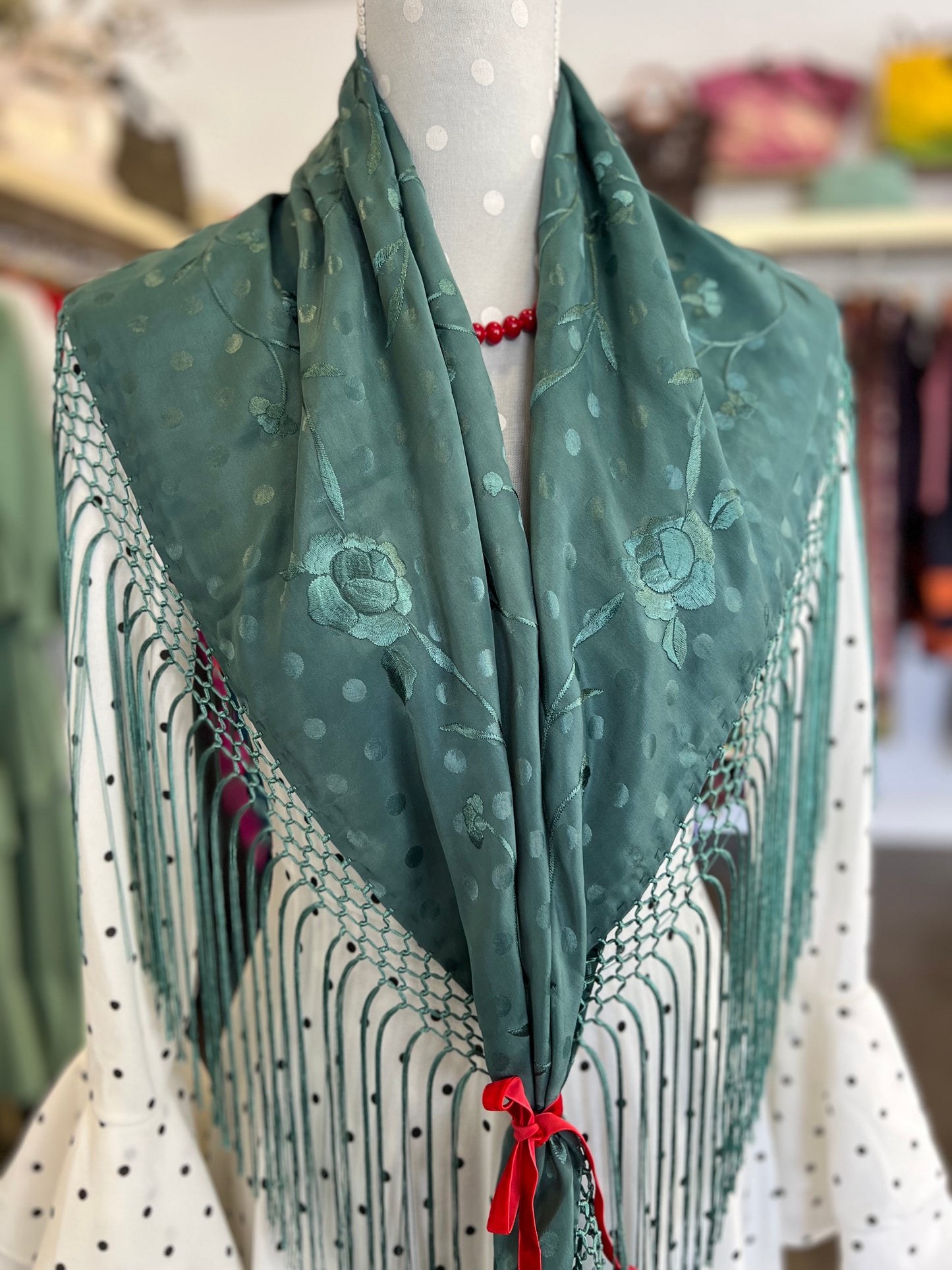 Mantón Bordado Verde