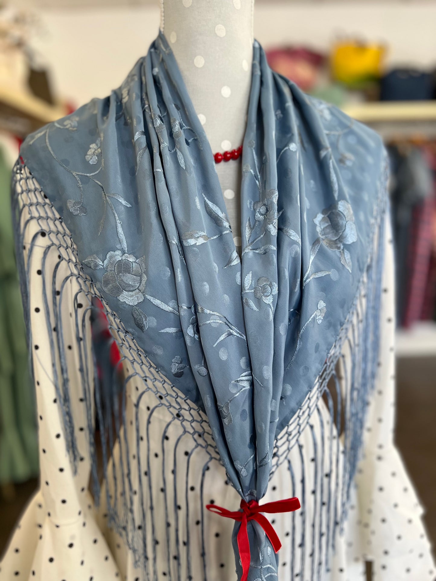 Mantón Bordado Celeste