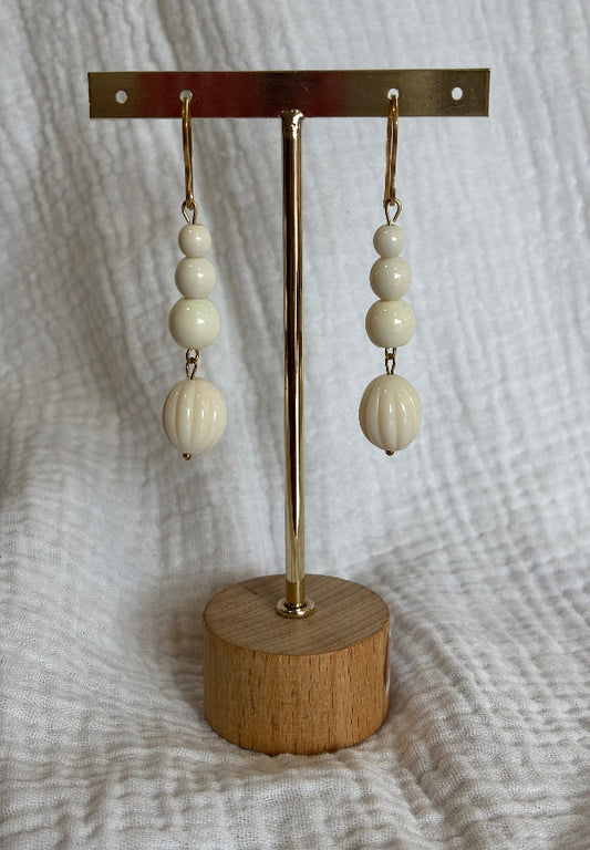 Pendiente Pastora beige