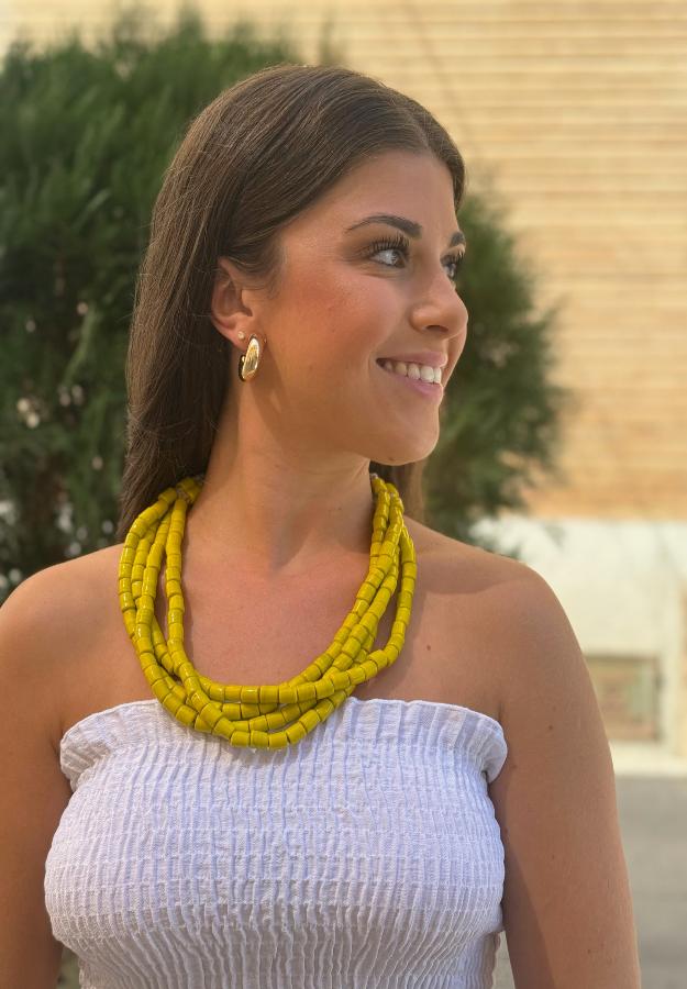 Collar triple amarillo