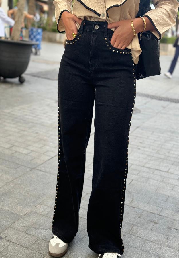 Pantalón vaquero negro tachas