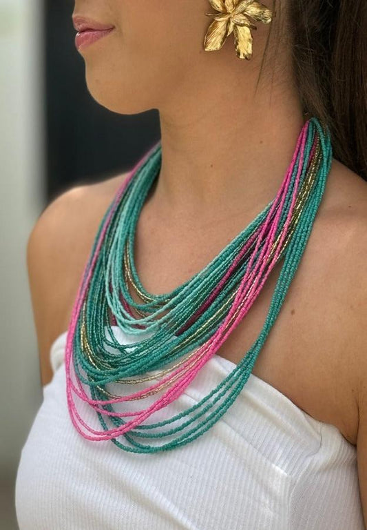 collar multicolores tonos verdes